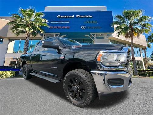 2022 RAM 2500 Tradesman Crew Cab 4x4 6'4' Box