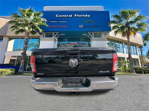 2022 RAM 2500 Tradesman Crew Cab 4x4 6'4' Box