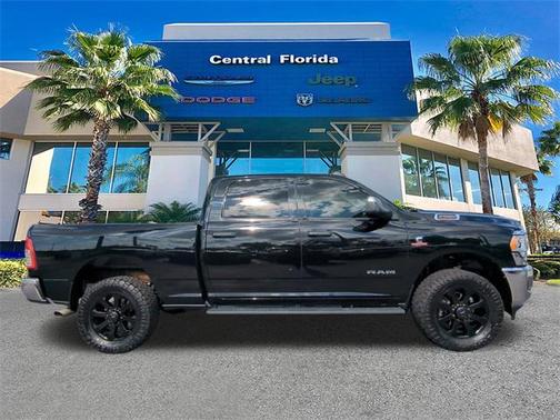 2022 RAM 2500 Tradesman Crew Cab 4x4 6'4' Box