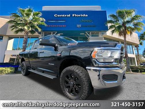 2022 RAM 2500 Tradesman Crew Cab 4x4 6'4' Box
