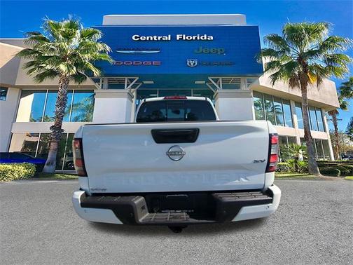 2023 Nissan Frontier SV