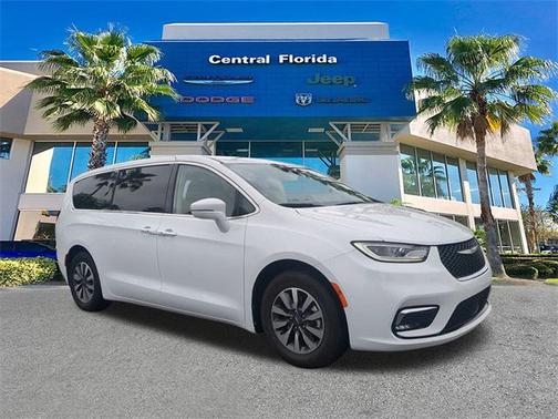 2022 Chrysler Pacifica Hybrid Touring L