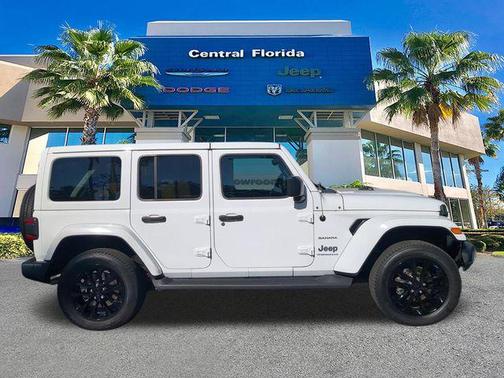 Bright White Clearcoat 2023 Jeep Wrangler 4xe Sahara