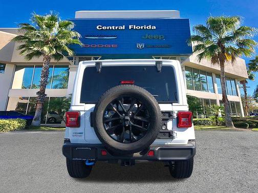 Bright White Clearcoat 2023 Jeep Wrangler 4xe Sahara