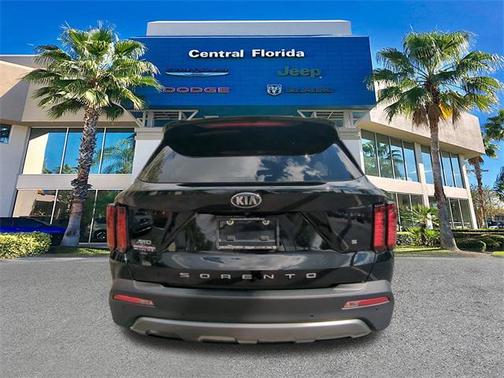 2021 Kia Sorento S