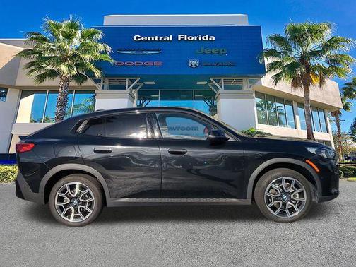 2025 BMW X2 xDrive28i