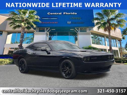 Pitch Black Clearcoat 2019 Dodge Challenger SXT