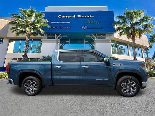2024 GMC Sierra 1500 SLT