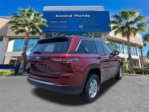 2025 Jeep Grand Cherokee Laredo