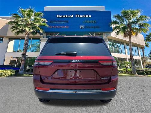 2025 Jeep Grand Cherokee Laredo
