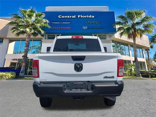 2024 RAM 2500 Tradesman Crew Cab 4x4 6'4' Box