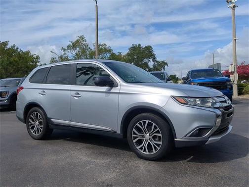 2016 Mitsubishi Outlander ES