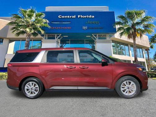 2024 Kia Carnival LX