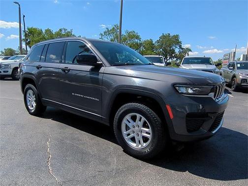 2022 Jeep Grand Cherokee Laredo