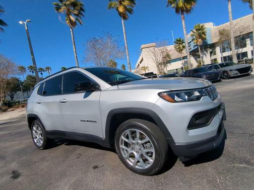 2024 Jeep Compass Latitude Lux