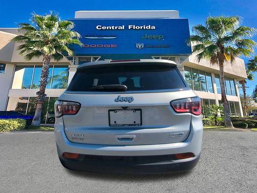 2024 Jeep Compass Latitude Lux