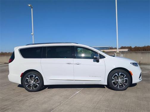 2026 Chrysler Pacifica L