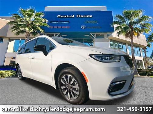 2025 Chrysler Pacifica Hybrid Select