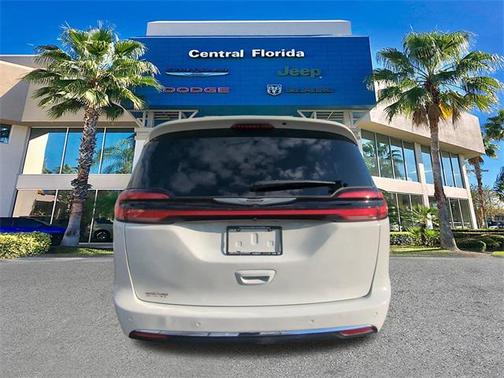 2025 Chrysler Pacifica Hybrid Select