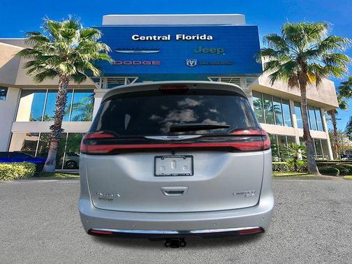 2026 Chrysler Pacifica Limited