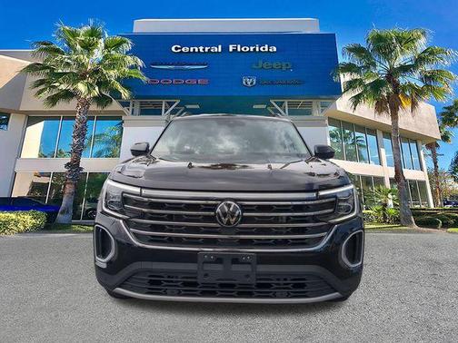 Deep Black Pearl 2025 Volkswagen Atlas 2.0T SE w/Technology 4MOTION