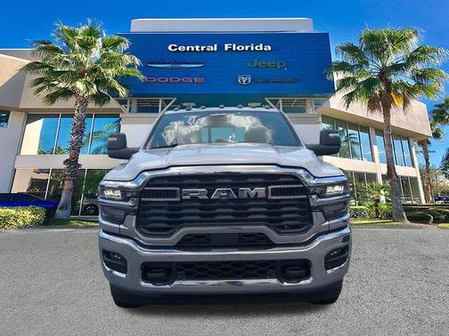 Bright White Clearcoat 2026 RAM 3500 Tradesman Crew Cab 4x4 8' Box