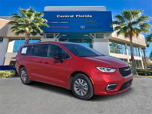 2025 Chrysler Pacifica Hybrid Select