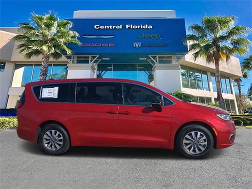 2025 Chrysler Pacifica Hybrid Select