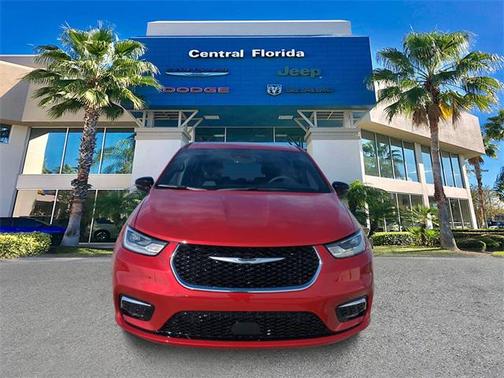 2025 Chrysler Pacifica Hybrid Select
