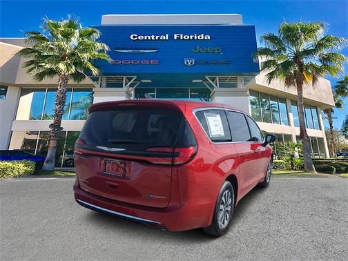 2025 Chrysler Pacifica Hybrid Select