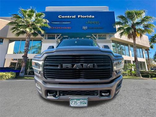 2020 RAM 3500 Laramie Crew Cab 4x4 8' Box