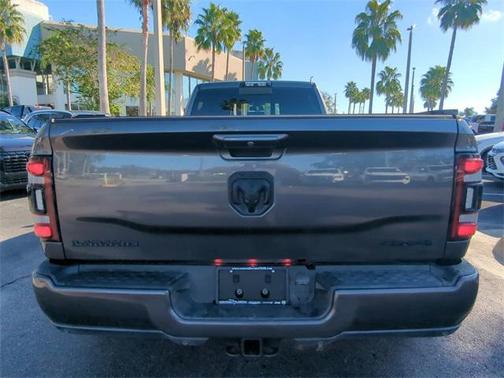 2020 RAM 3500 Laramie Crew Cab 4x4 8' Box