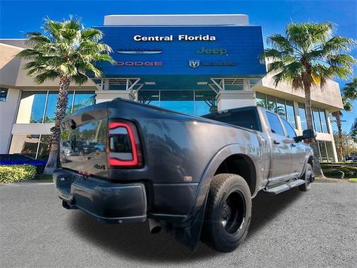 2020 RAM 3500 Laramie Crew Cab 4x4 8' Box