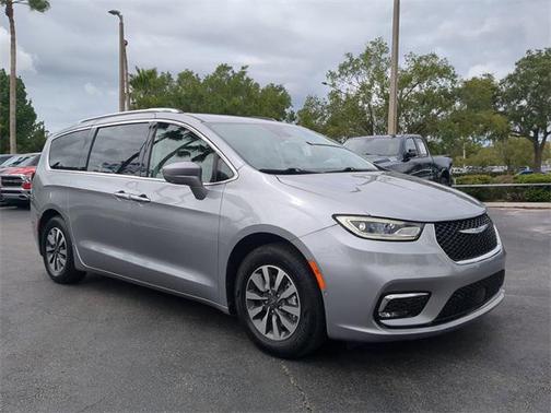 2021 Chrysler Pacifica Hybrid Touring L