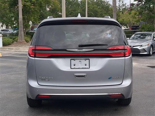 2021 Chrysler Pacifica Hybrid Touring L