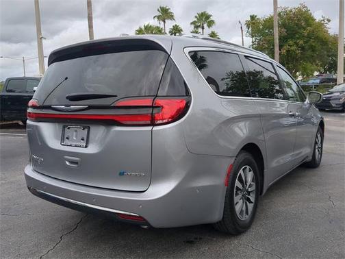 2021 Chrysler Pacifica Hybrid Touring L