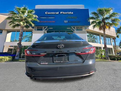 2025 Toyota Camry SE