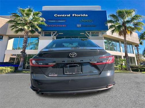 2025 Toyota Camry SE