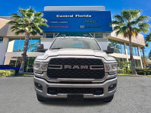 Bright White Clearcoat 2024 RAM 3500 Big Horn Crew Cab 4x4 8' Box