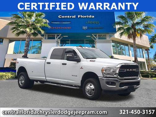 Bright White Clearcoat 2024 RAM 3500 Big Horn Crew Cab 4x4 8' Box