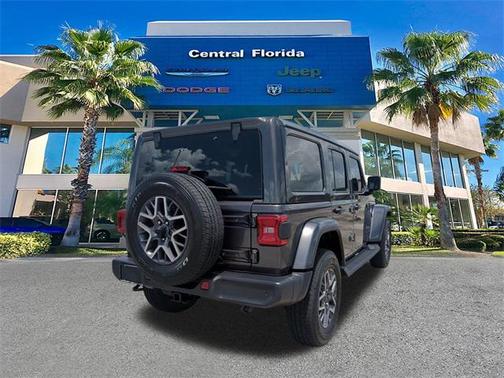 2025 Jeep Wrangler 4-Door Sahara 4x4