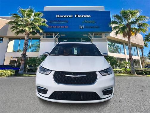 2025 Chrysler Pacifica L