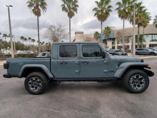 2026 Jeep Gladiator Sahara 4x4