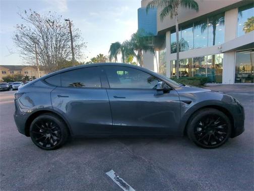 2022 Tesla Model Y Long Range Dual Motor All-Wheel Drive