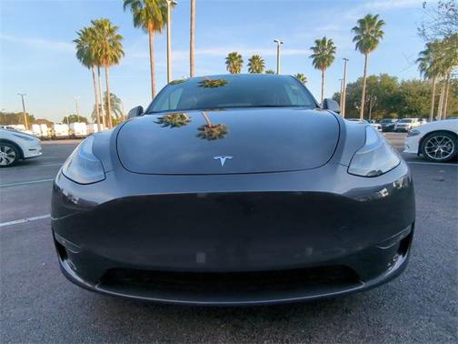 2022 Tesla Model Y Long Range Dual Motor All-Wheel Drive