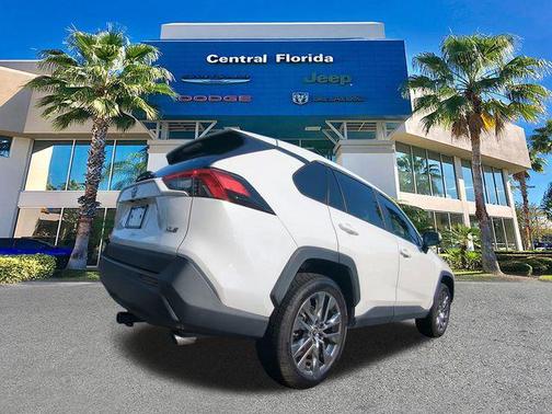 2020 Toyota RAV4 XLE Premium