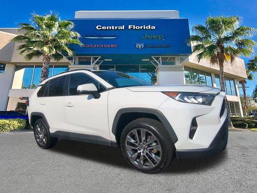 2020 Toyota RAV4 XLE Premium