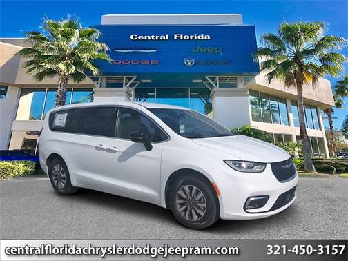 2025 Chrysler Pacifica Hybrid Select
