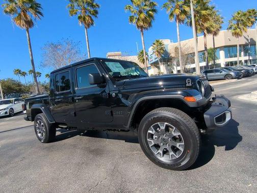 2026 Jeep Gladiator Sahara 4x4