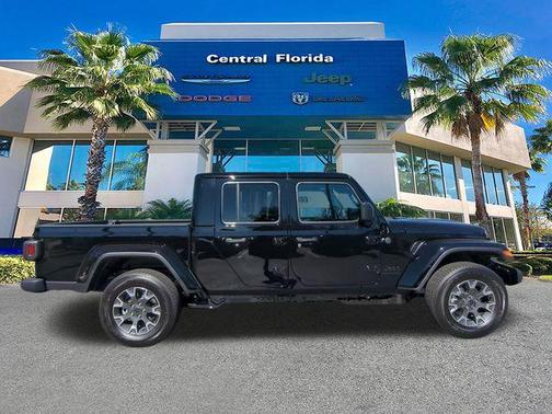 2026 Jeep Gladiator Sahara 4x4